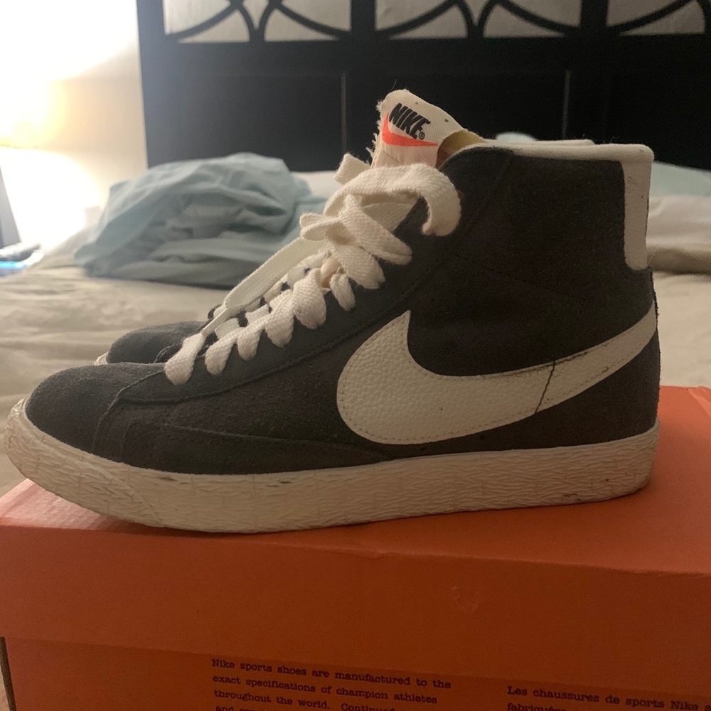 VINTAGE Nike suede sneakers